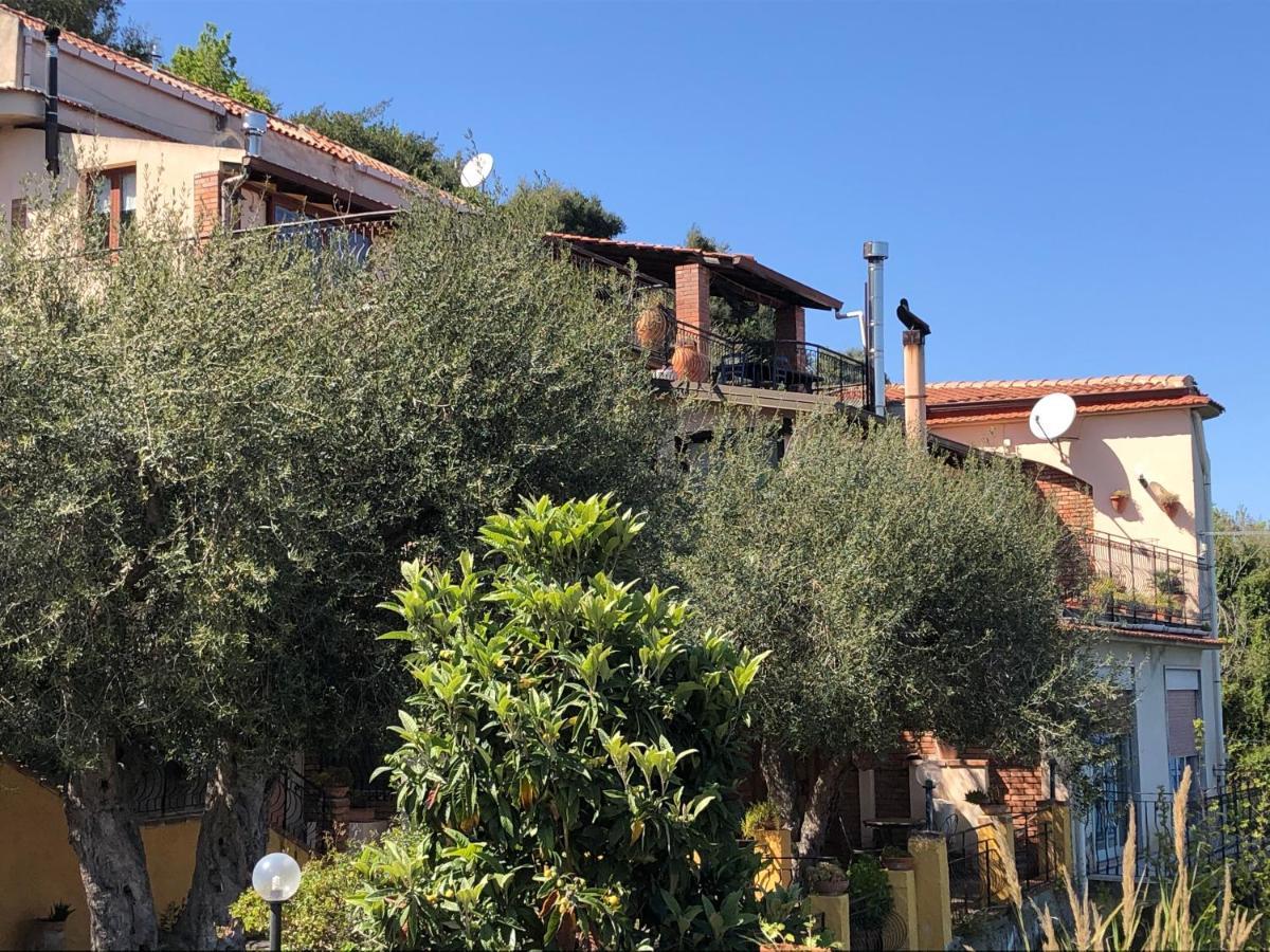 villetta Monte Patti Esterno foto